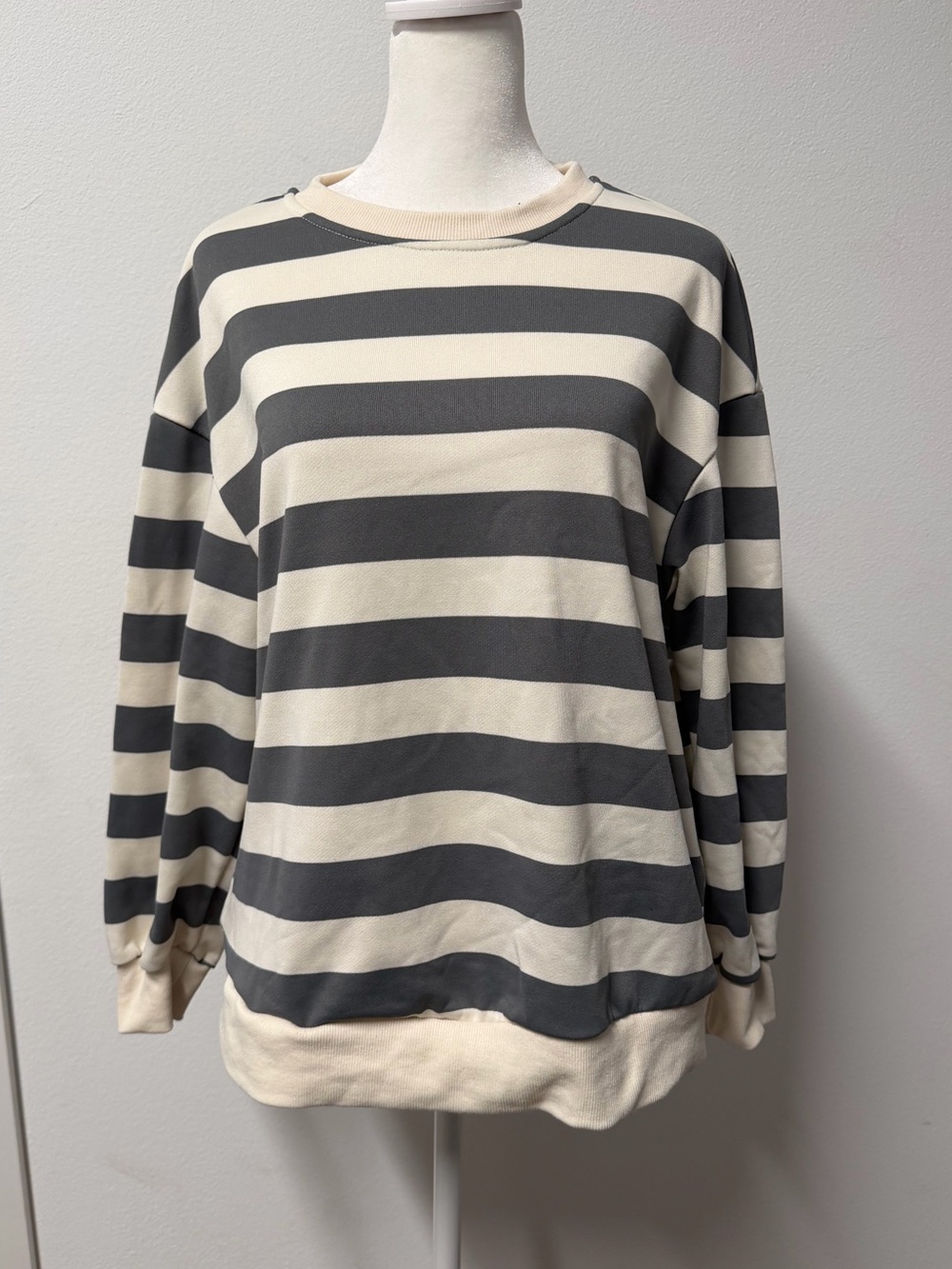 SHEIN Teen Gray & Cream Striped Sweatshirt Size 13Y Oversized Crewneck Pullover